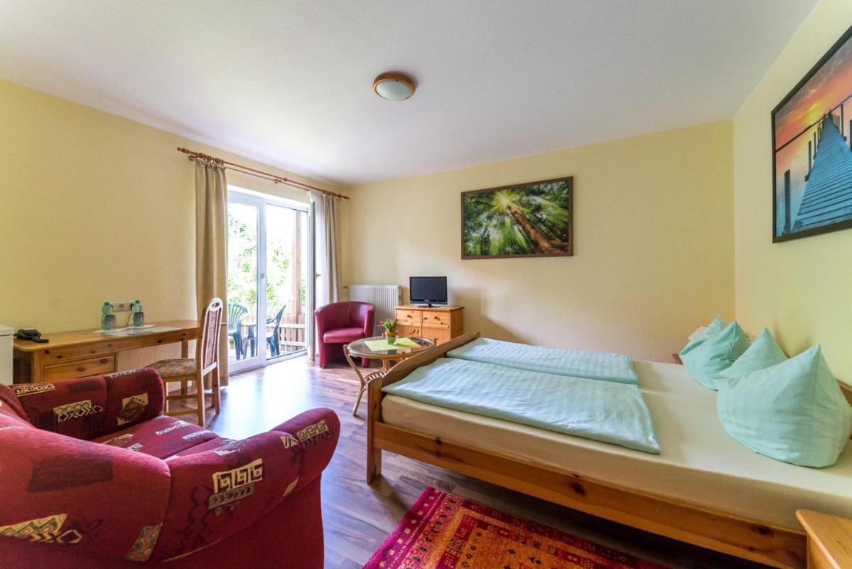Hotel-Pension Lindenhof Tarnewitz 外观 照片